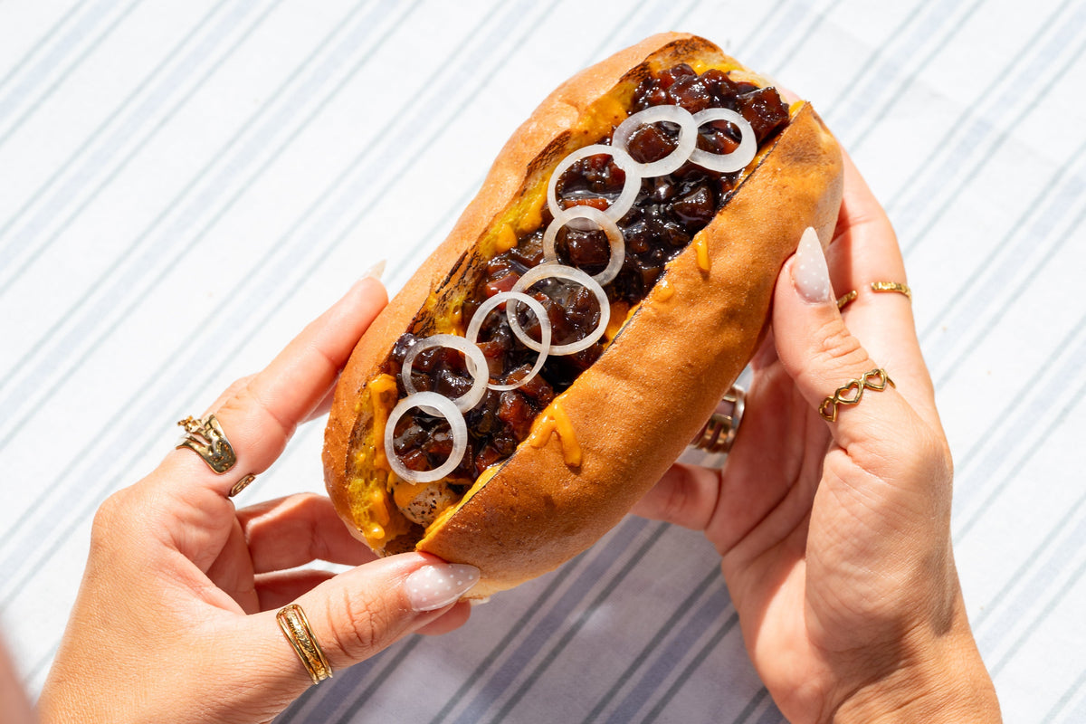 HECK! Smoky Chicken & Apple Pub-Style Ploughman’s Dog