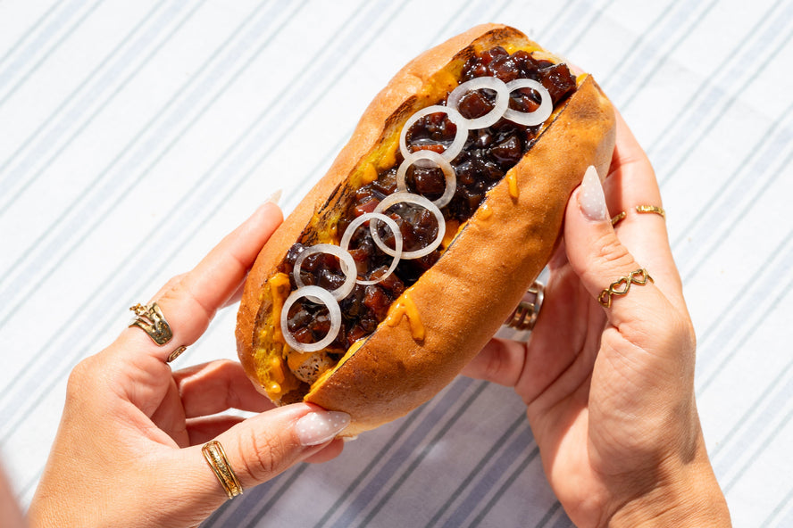 HECK! Smoky Chicken & Apple Pub-Style Ploughman’s Dog