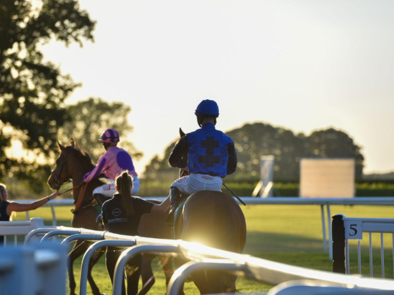 Thirsk Races - Country Music Night